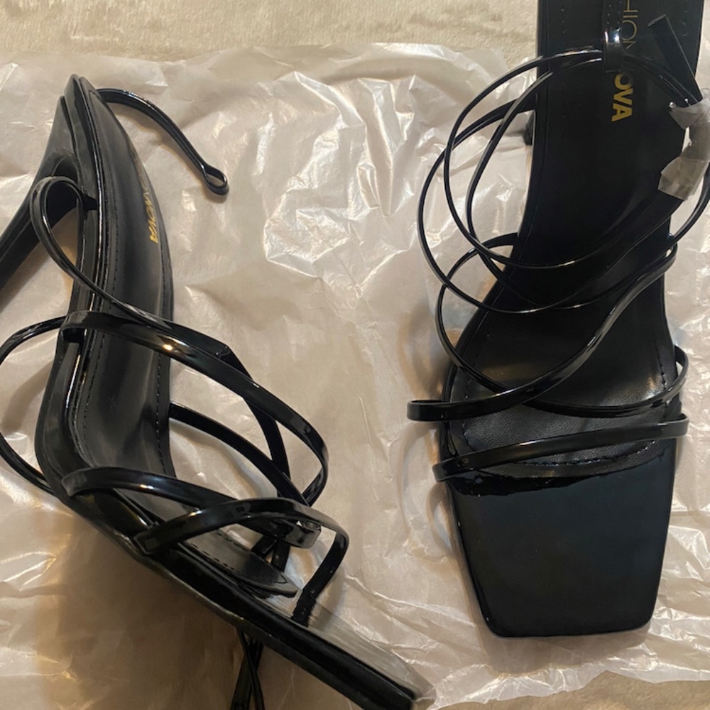 Black Strappy heels - Size 10 - Brand New